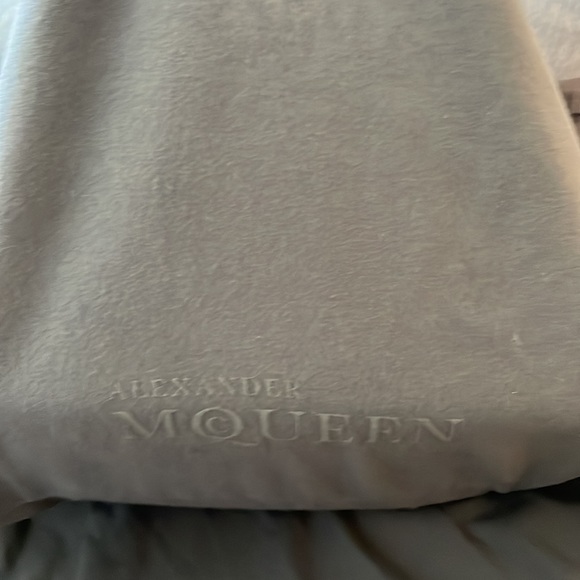 Alexander McQueen handbag - Picture 2 of 13